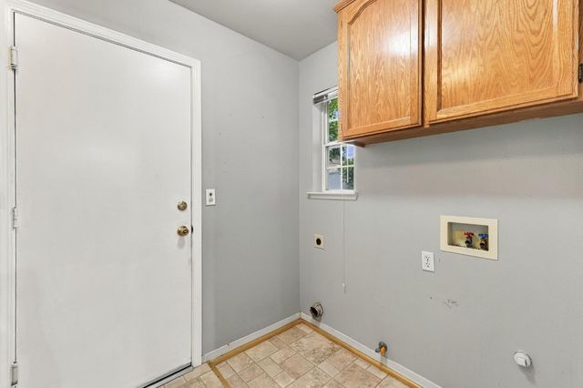 2074 Calimyrna Avenue, Clovis, CA 93611