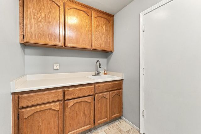 2074 Calimyrna Avenue, Clovis, CA 93611
