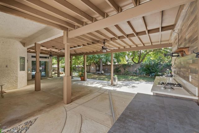 2074 Calimyrna Avenue, Clovis, CA 93611