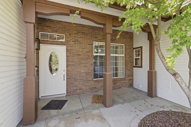 2074 Calimyrna Avenue, Clovis, CA 93611