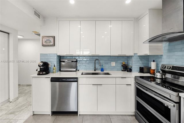 1950 S Ocean Drive 5, Hallandale Beach, FL 33009