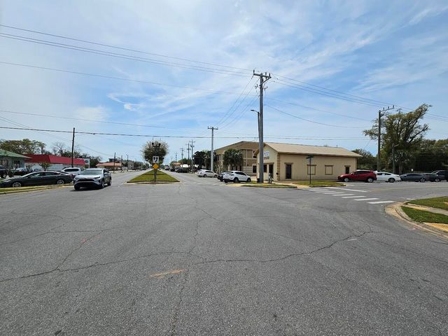 202 S Main Street, Crestview, FL 32536