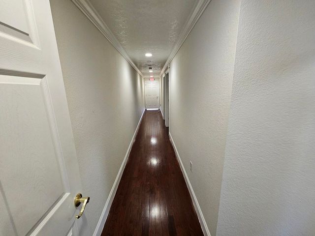 202 S Main Street, Crestview, FL 32536