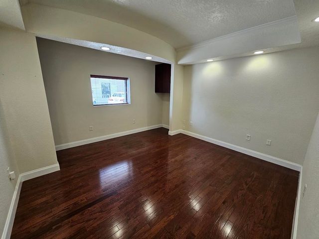 202 S Main Street, Crestview, FL 32536