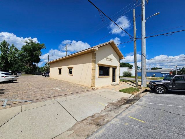 202 S Main Street, Crestview, FL 32536