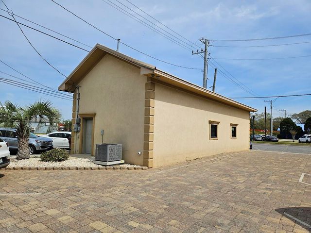 202 S Main Street, Crestview, FL 32536