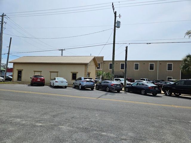 202 S Main Street, Crestview, FL 32536