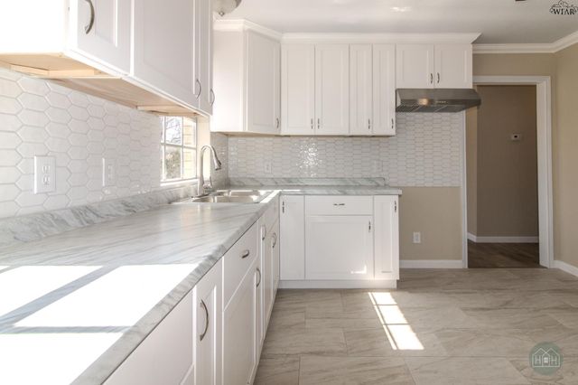 2321 FANNIN STREET, Vernon, TX 76384