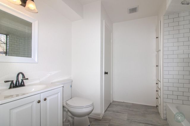 2321 FANNIN STREET, Vernon, TX 76384