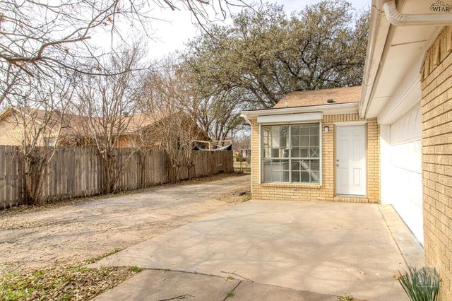 2321 FANNIN STREET, Vernon, TX 76384