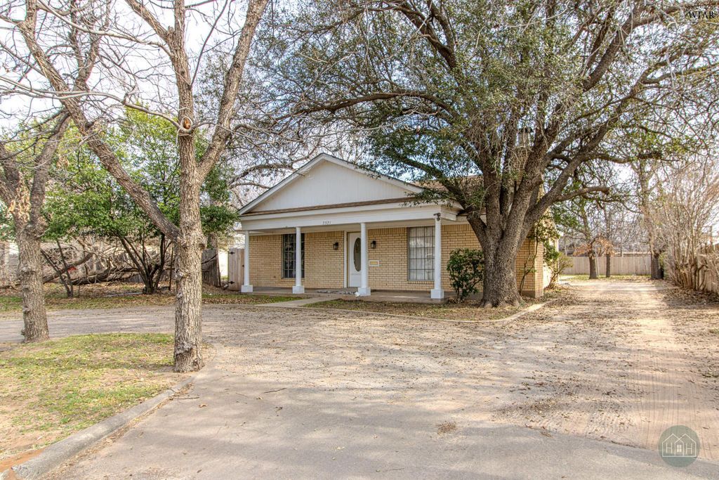 2321 FANNIN STREET, Vernon, TX 76384