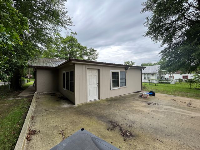 110 Goodman Street, Sulphur Springs, TX 75482