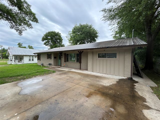 110 Goodman Street, Sulphur Springs, TX 75482