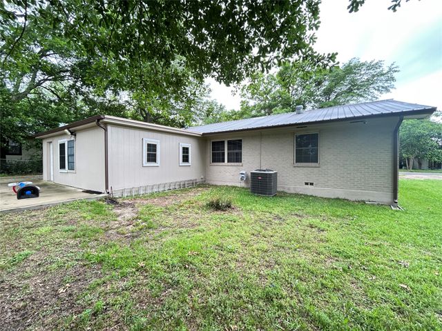 110 Goodman Street, Sulphur Springs, TX 75482