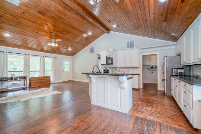 175 PR 4040, Gilmer, TX 75644