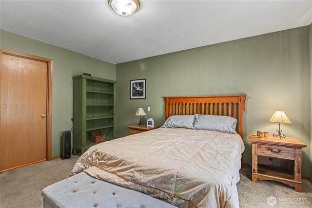 2442 Crestridge Drive NW, Olympia, WA 98502