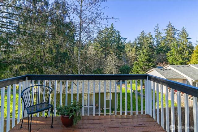 2442 Crestridge Drive NW, Olympia, WA 98502