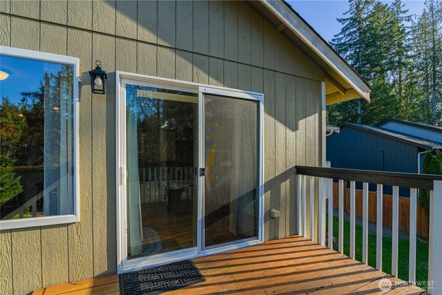 2442 Crestridge Drive NW, Olympia, WA 98502