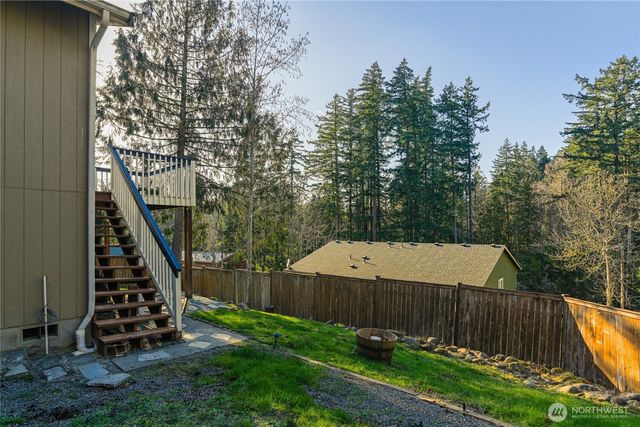 2442 Crestridge Drive NW, Olympia, WA 98502