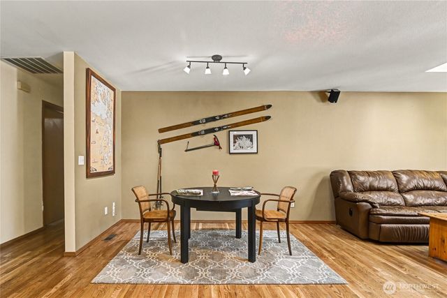 2442 Crestridge Drive NW, Olympia, WA 98502