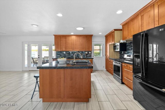 26 W ERIE Drive, Tempe, AZ 85282