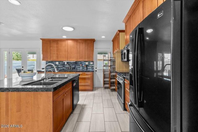 26 W ERIE Drive, Tempe, AZ 85282