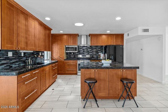 26 W ERIE Drive, Tempe, AZ 85282