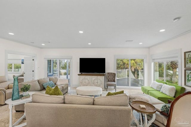 5 Sugar Bowl Ln, Pensacola Beach, FL 32561