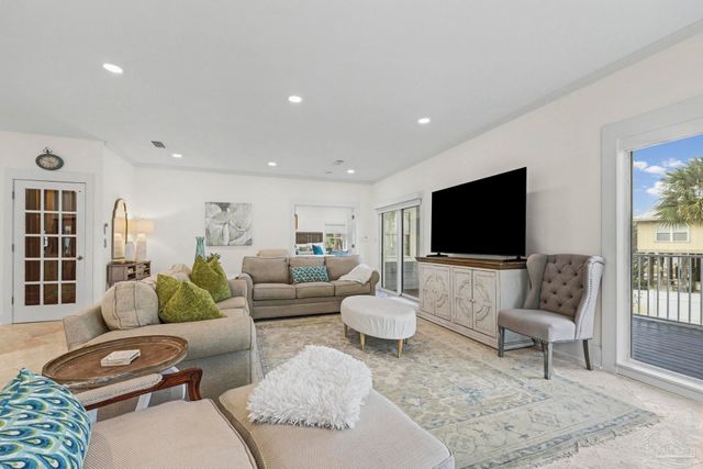 5 Sugar Bowl Ln, Pensacola Beach, FL 32561
