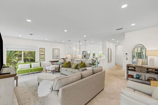 5 Sugar Bowl Ln, Pensacola Beach, FL 32561