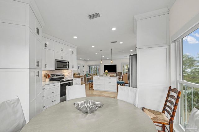 5 Sugar Bowl Ln, Pensacola Beach, FL 32561