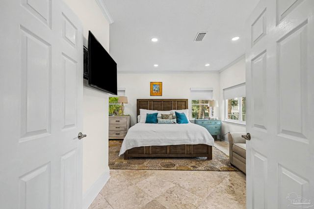 5 Sugar Bowl Ln, Pensacola Beach, FL 32561