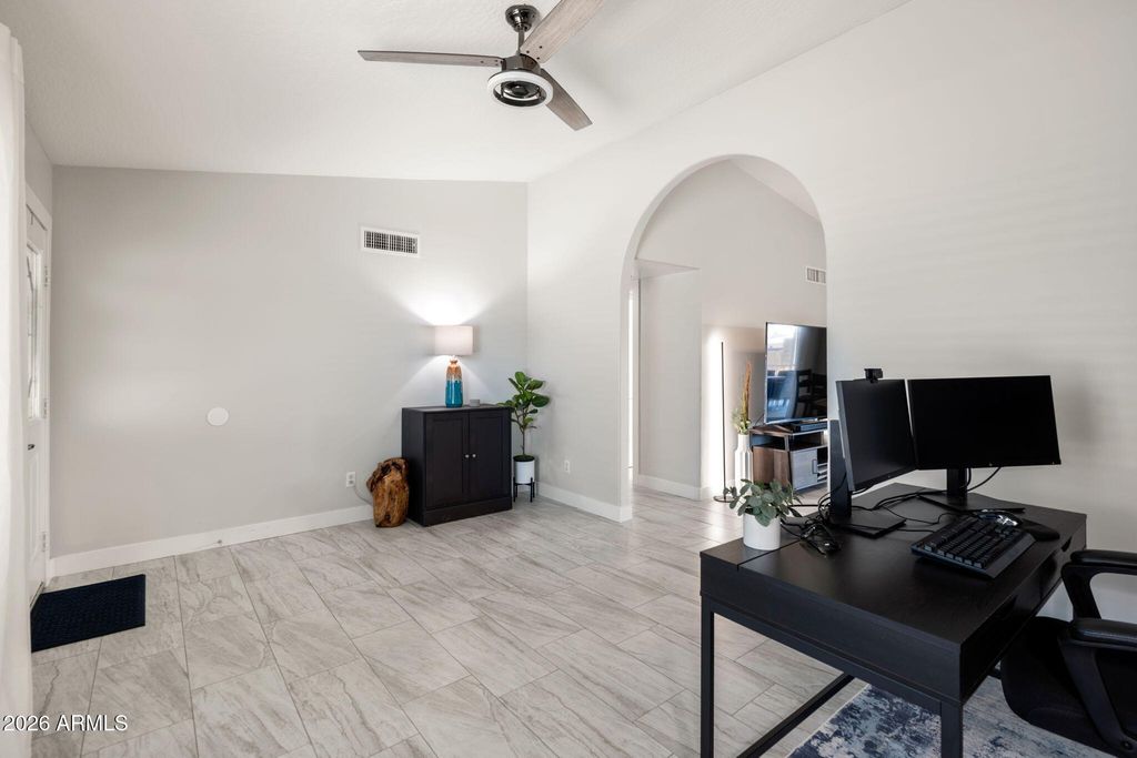 1301 W KERRY Lane, Phoenix, AZ 85027 — photo 3