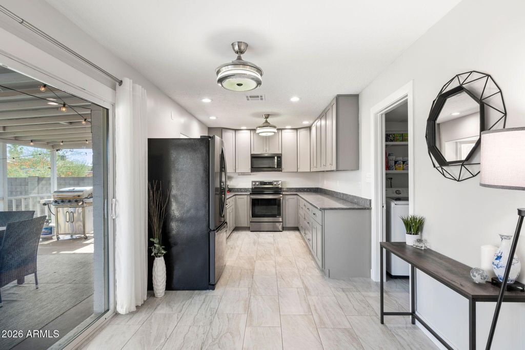1301 W KERRY Lane, Phoenix, AZ 85027 — photo 4