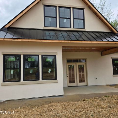 814 Country Club Court, Johnson City, TN 37601