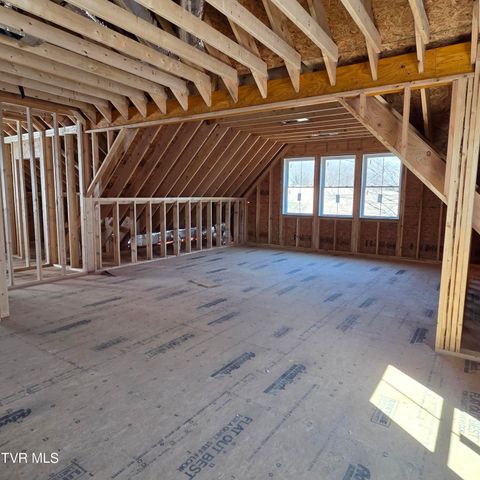 814 Country Club Court, Johnson City, TN 37601