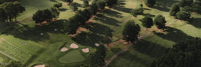 814 Country Club Court, Johnson City, TN 37601