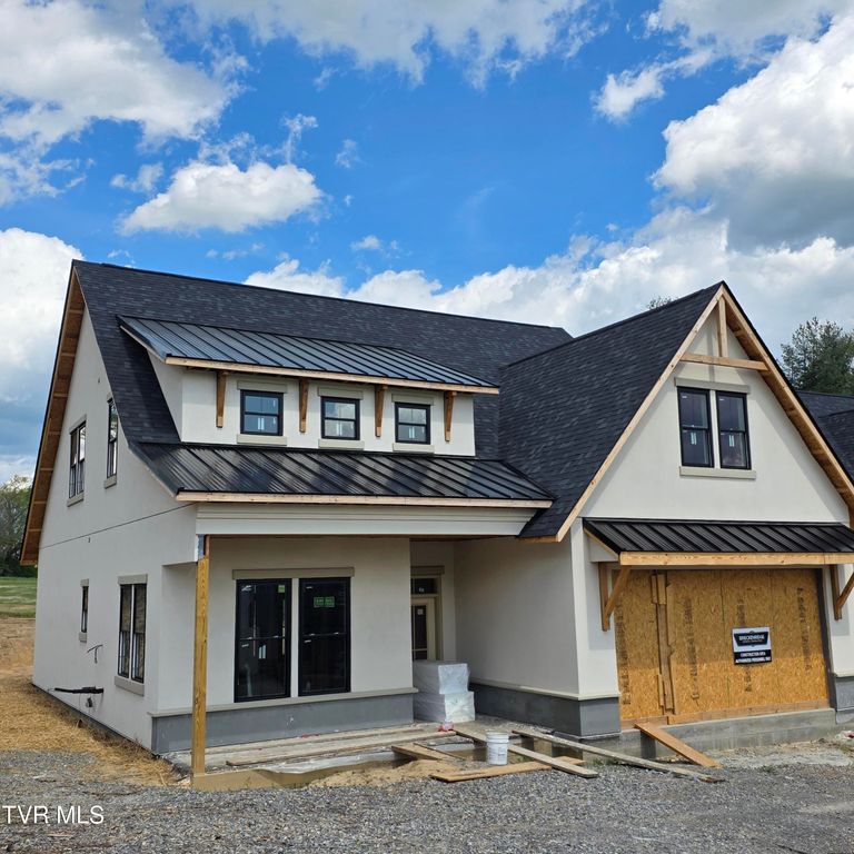 814 Country Club Court, Johnson City, TN 37601