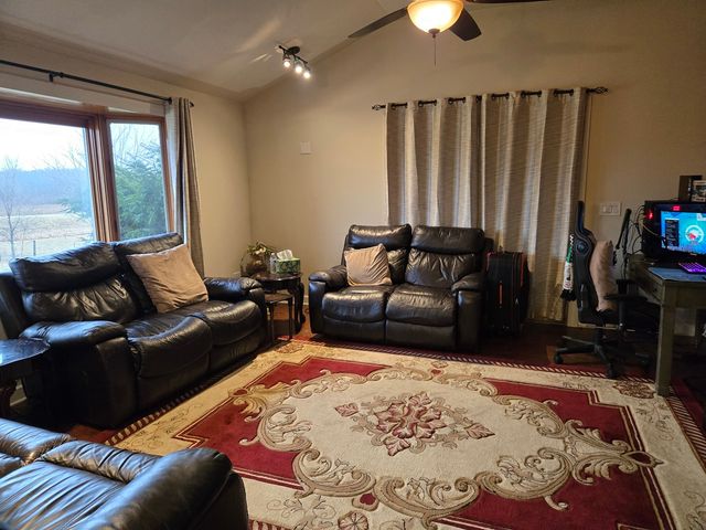 3303 E Exchange Street, Crete, IL 60417