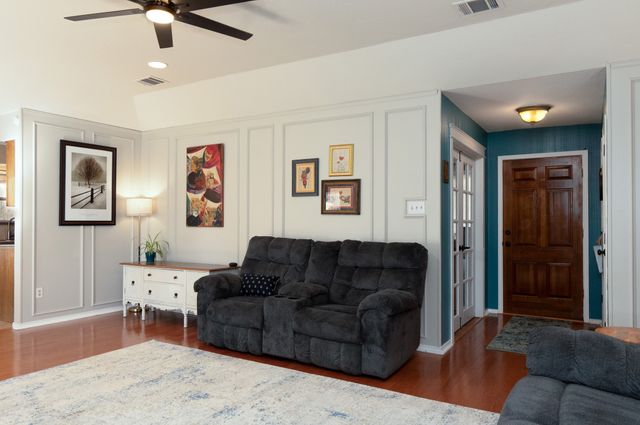 5716 Sage Bloom Drive, Arlington, TX 76017