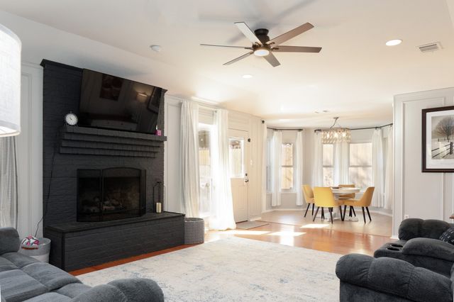 5716 Sage Bloom Drive, Arlington, TX 76017