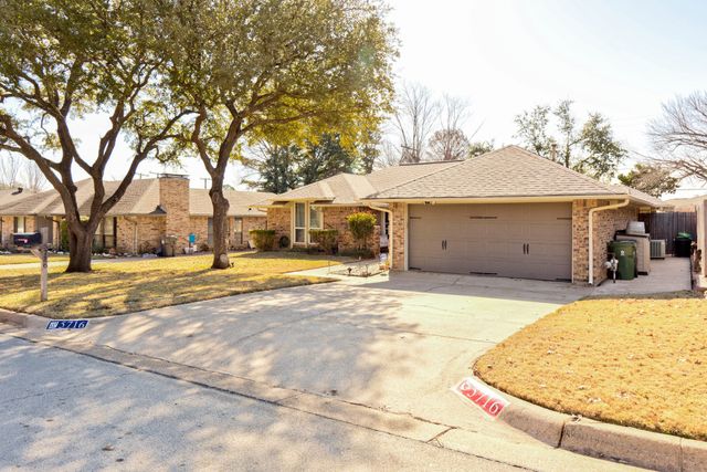 5716 Sage Bloom Drive, Arlington, TX 76017