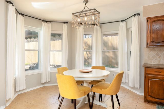 5716 Sage Bloom Drive, Arlington, TX 76017