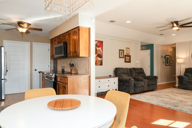 5716 Sage Bloom Drive, Arlington, TX 76017