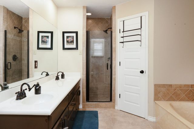 5716 Sage Bloom Drive, Arlington, TX 76017