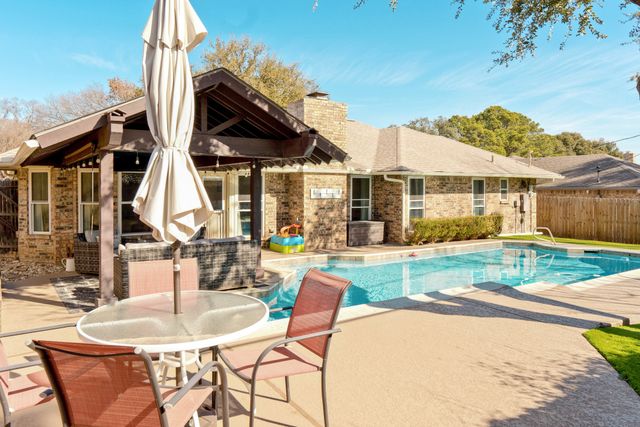 5716 Sage Bloom Drive, Arlington, TX 76017