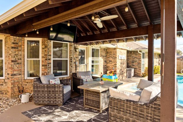 5716 Sage Bloom Drive, Arlington, TX 76017