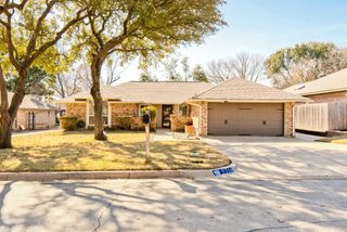5716 Sage Bloom Drive, Arlington, TX 76017