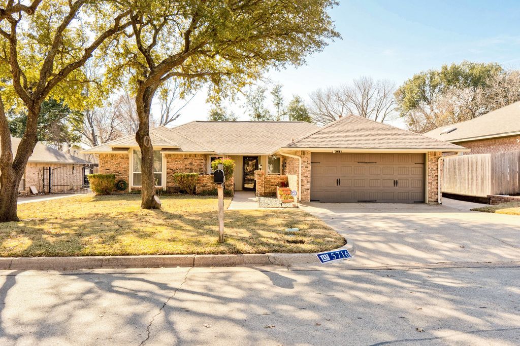 5716 Sage Bloom Drive, Arlington, TX 76017