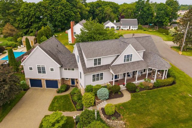 31 Pleasant Point Drive, Portsmouth, NH 03801